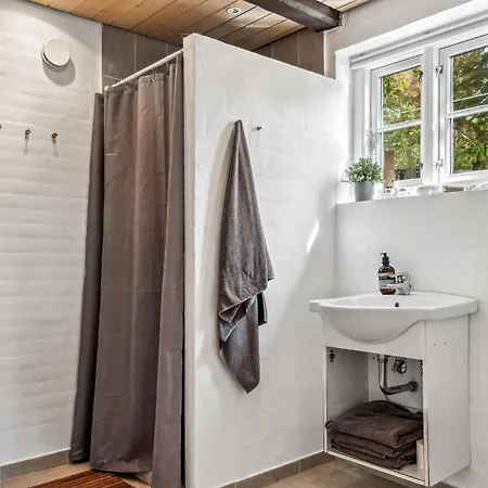 2 Bedroom Beautiful In *