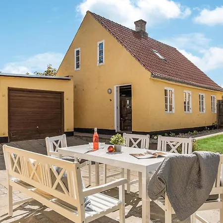 2 Bedroom Beautiful In Holiday home Skagen